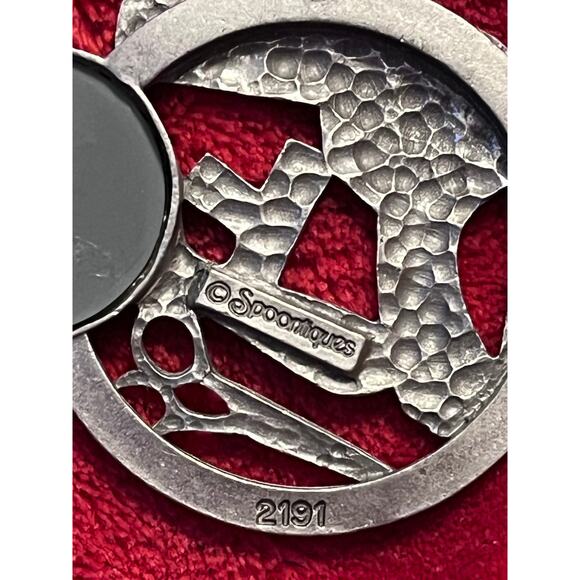 Vintage Spoontuqies pewter hairdresser magnet pendant - Picture 2 of 3